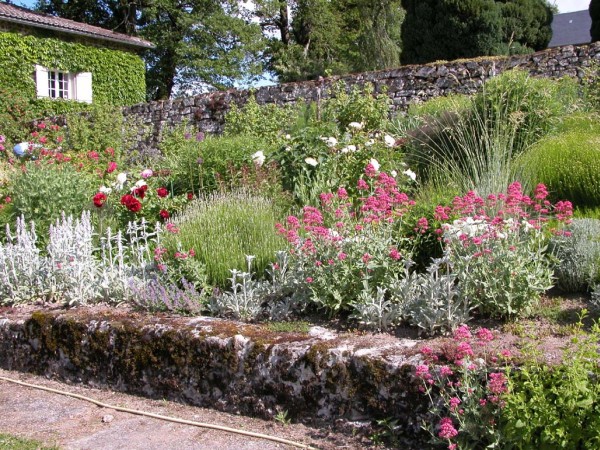 jardin_de_villechenille_peyrat_le_chateau.jpg